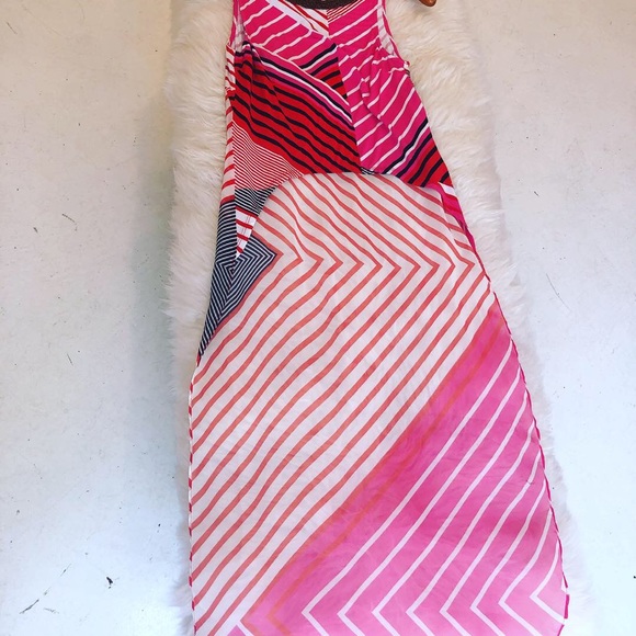 Bebe beaded crop top with flowy back - Picture 3 of 3